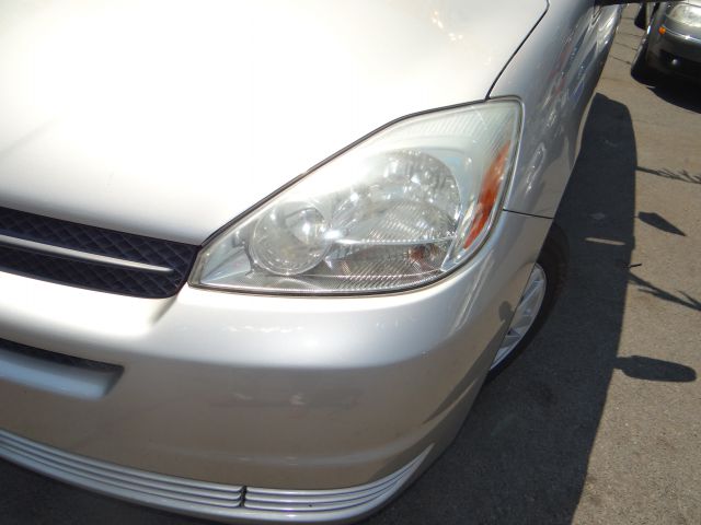 Toyota Sienna 2004 photo 23