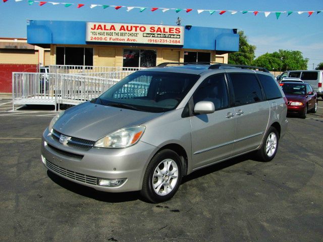 Toyota Sienna XLT 4.6L 4WD MiniVan