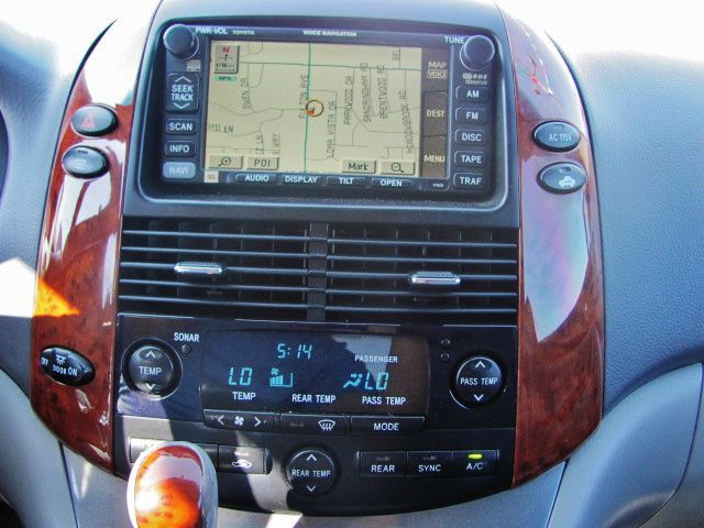 Toyota Sienna 2004 photo 3