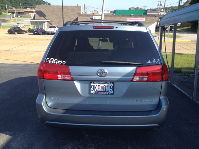 Toyota Sienna 2004 photo 1