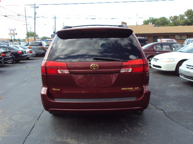 Toyota Sienna Touring - Moonroof MiniVan