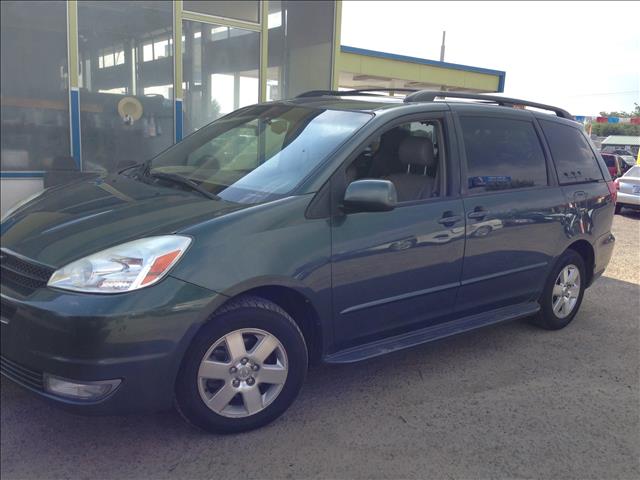 Toyota Sienna 2004 photo 4