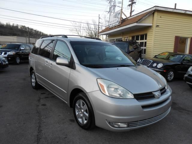 Toyota Sienna 2004 photo 3