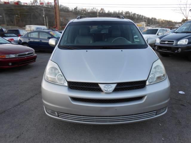 Toyota Sienna 2004 photo 4