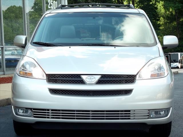 Toyota Sienna 2005 photo 3