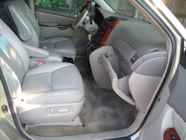 Toyota Sienna 2005 photo 4