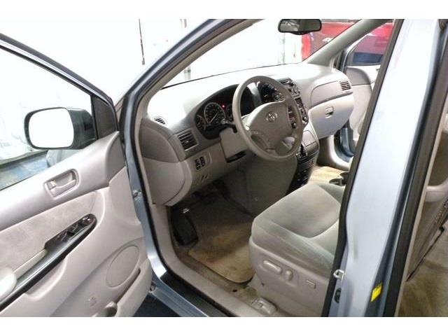 Toyota Sienna 2005 photo 1