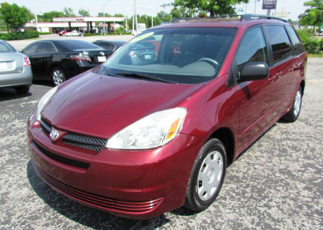 Toyota Sienna 2005 photo 2