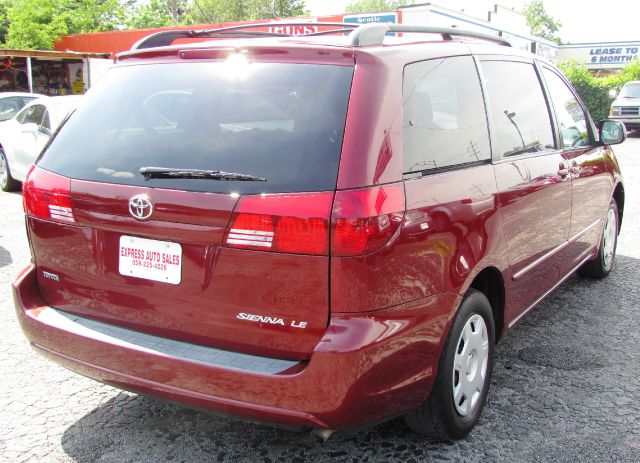 Toyota Sienna 2005 photo 3