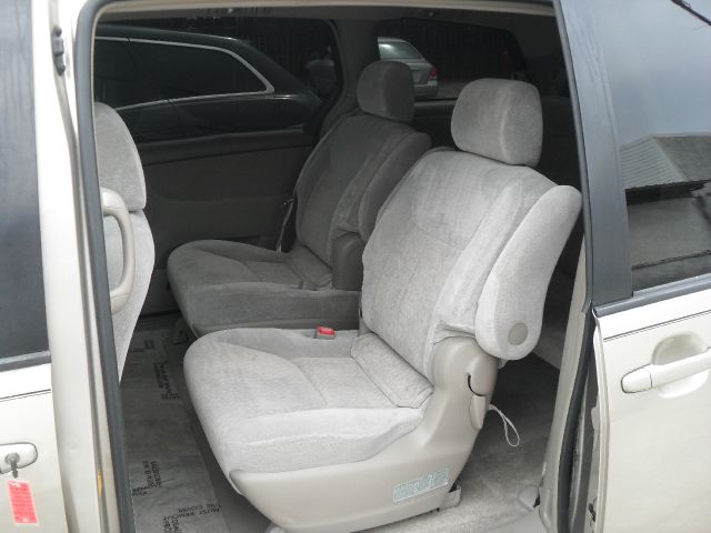 Toyota Sienna 2005 photo 3