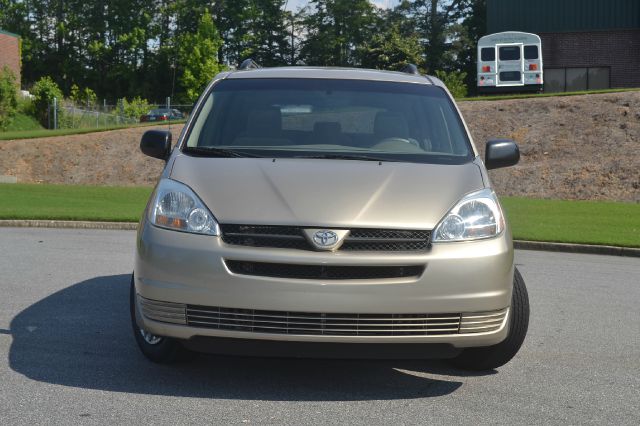 Toyota Sienna 2005 photo 3