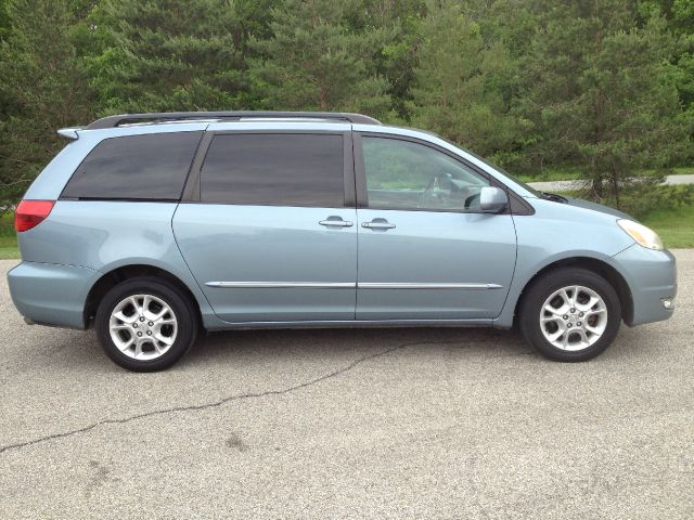 Toyota Sienna 2005 photo 18