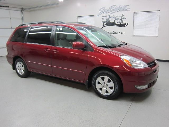 Toyota Sienna 2005 photo 2