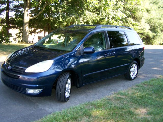 Toyota Sienna 2005 photo 3