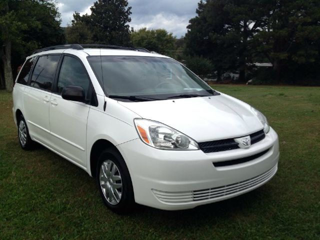 Toyota Sienna 2005 photo 3