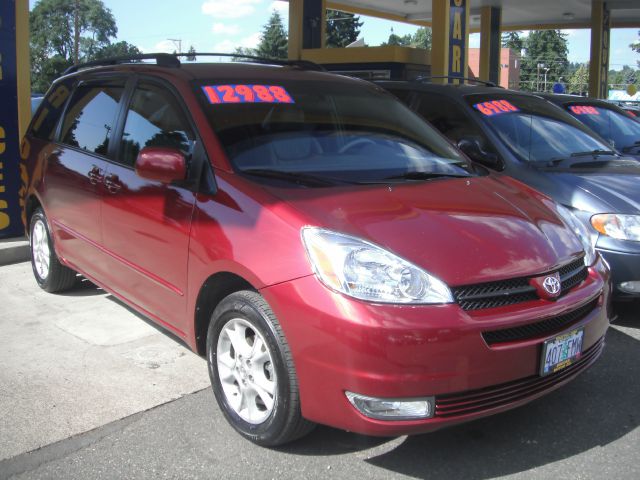 Toyota Sienna 2005 photo 2