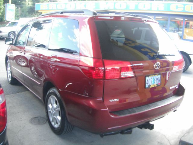 Toyota Sienna 2005 photo 3