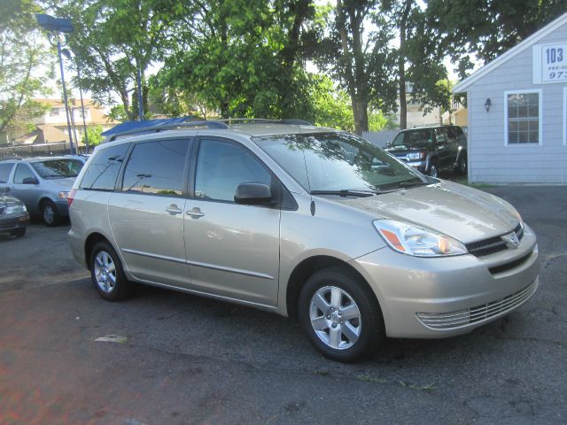 Toyota Sienna LE SEE Comments Below MiniVan