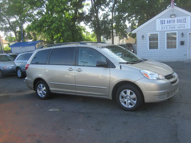 Toyota Sienna 2005 photo 1