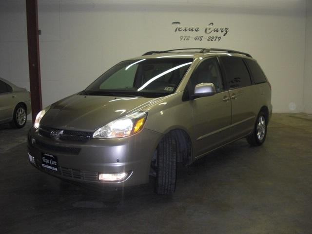 Toyota Sienna 2005 photo 2