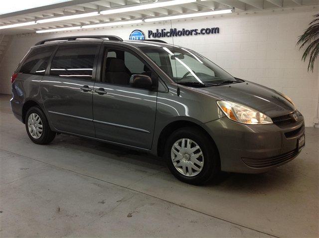 Toyota Sienna 2005 photo 2