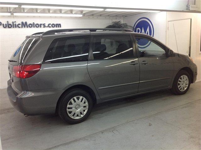 Toyota Sienna 2005 photo 4