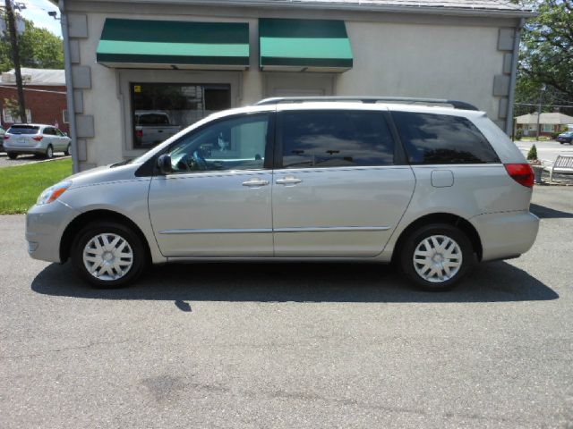 Toyota Sienna 2005 photo 3