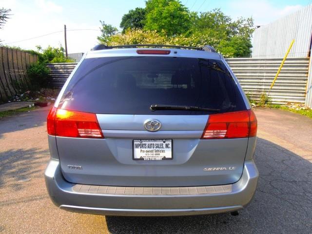 Toyota Sienna 2005 photo 18