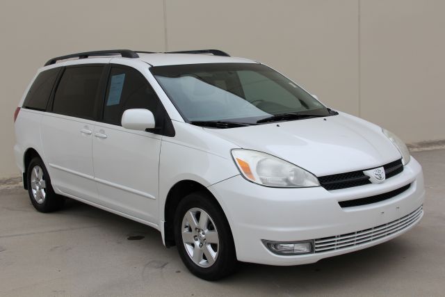 Toyota Sienna 2005 photo 2