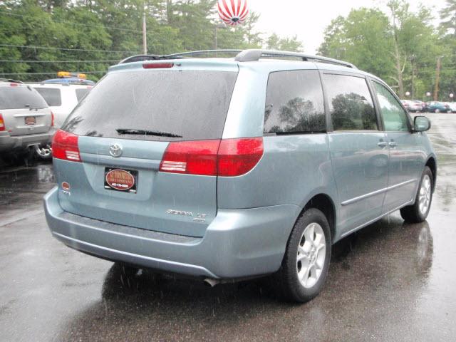 Toyota Sienna 2005 photo 4