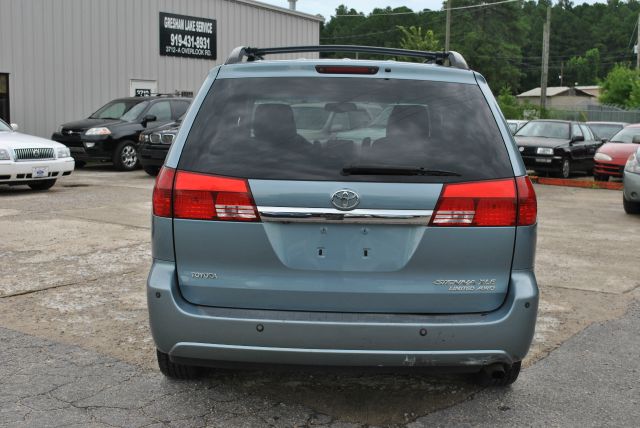 Toyota Sienna 2005 photo 4