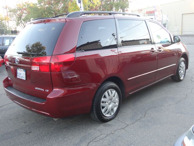 Toyota Sienna 2005 photo 4