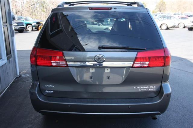 Toyota Sienna 2005 photo 1