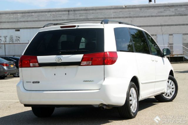 Toyota Sienna 2005 photo 3