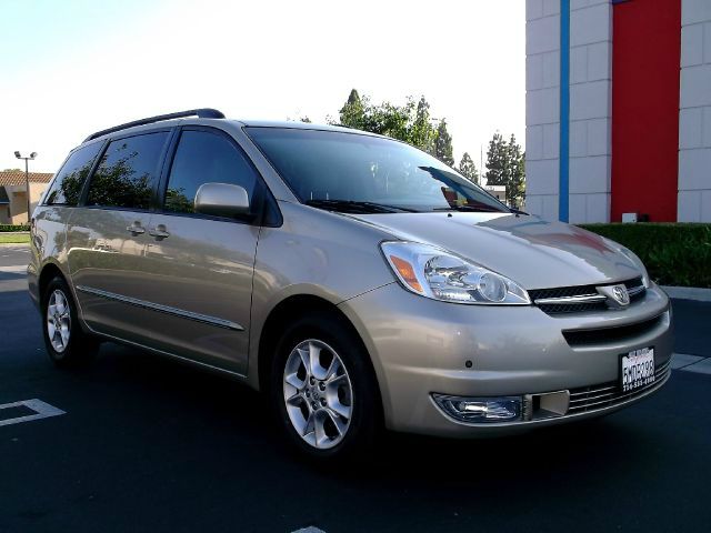 Toyota Sienna 2005 photo 1