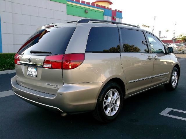 Toyota Sienna 2005 photo 3