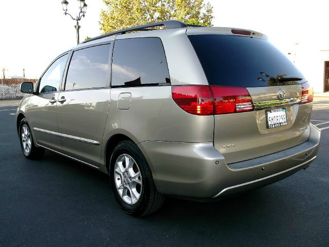 Toyota Sienna 2005 photo 4