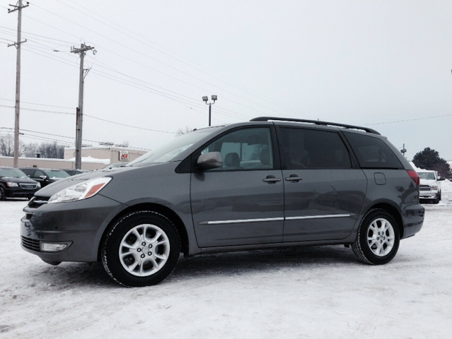 Toyota Sienna 2005 photo 2