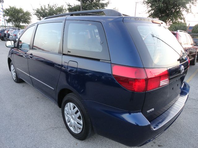 Toyota Sienna 2005 photo 2