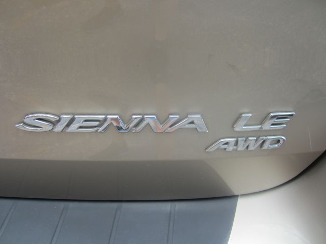 Toyota Sienna 2005 photo 1