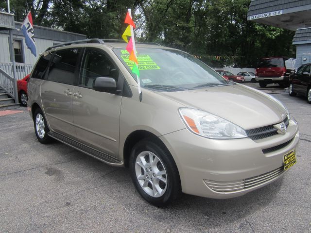 Toyota Sienna 2005 photo 2