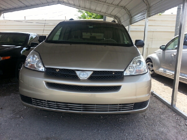 Toyota Sienna 2005 photo 2