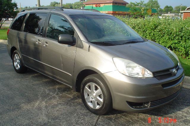 Toyota Sienna 2005 photo 1