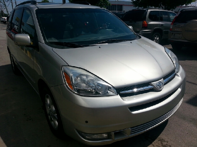 Toyota Sienna 2005 photo 3