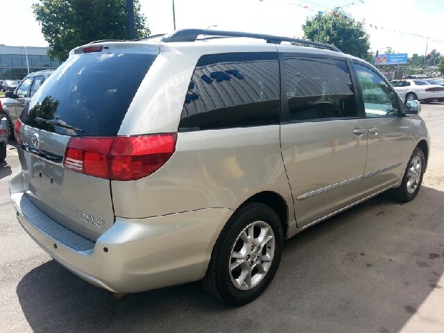 Toyota Sienna 2005 photo 4