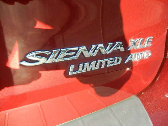 Toyota Sienna 2005 photo 1