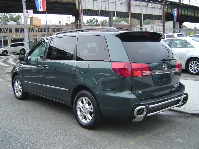 Toyota Sienna 2005 photo 3