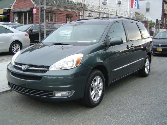 Toyota Sienna 2005 photo 4