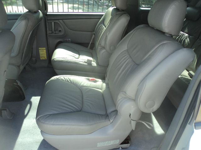 Toyota Sienna 2005 photo 18