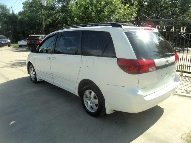 Toyota Sienna 2005 photo 20